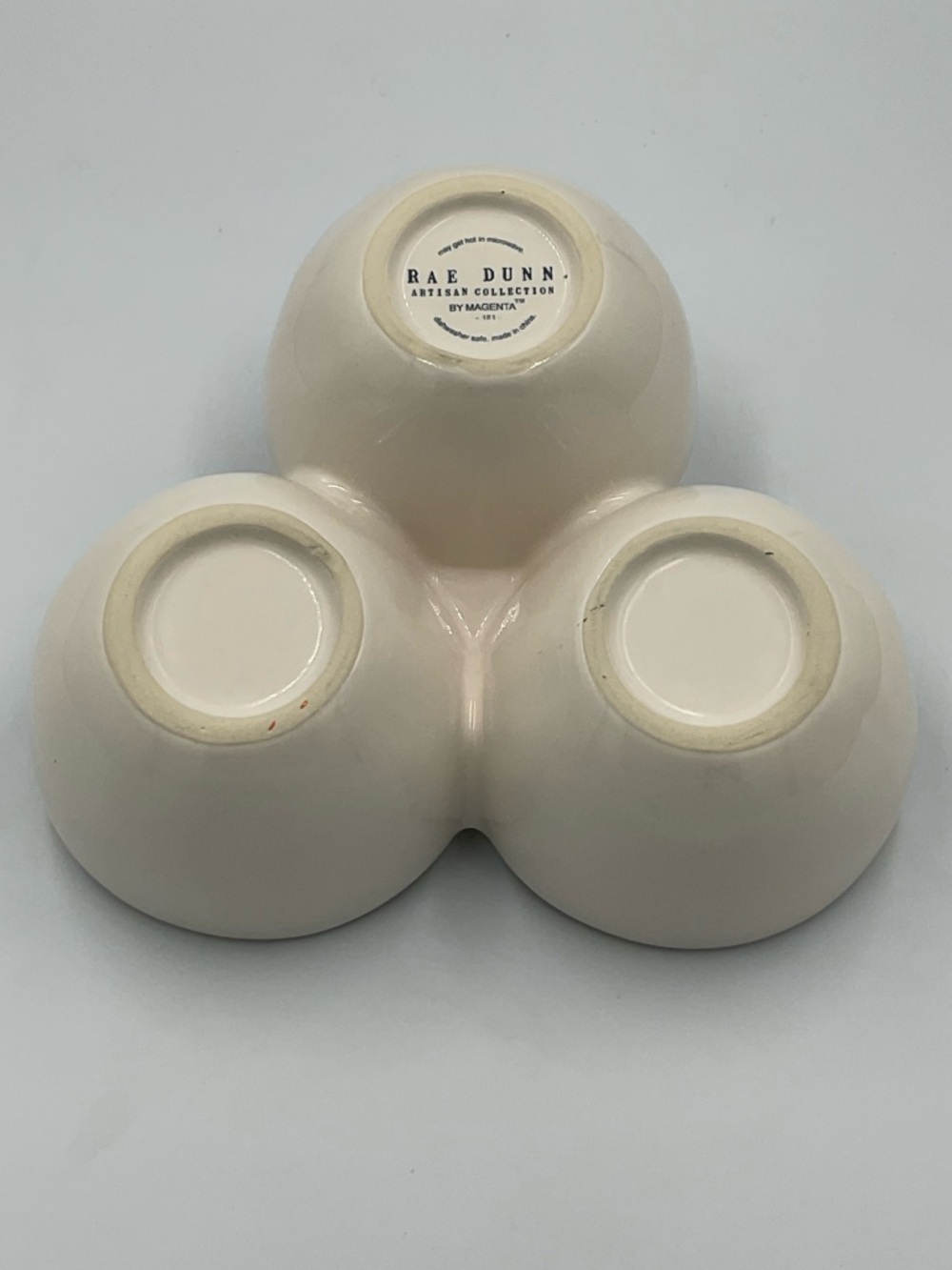 Rae Dunn NUTS OLIVES SPREAD Ceramic Tri-Section Snack Dish with Knob Handle - Picture 4 of 5